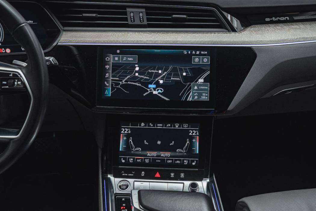 AUDI e-tron 2022