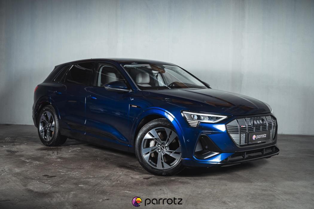 AUDI e-tron 2022