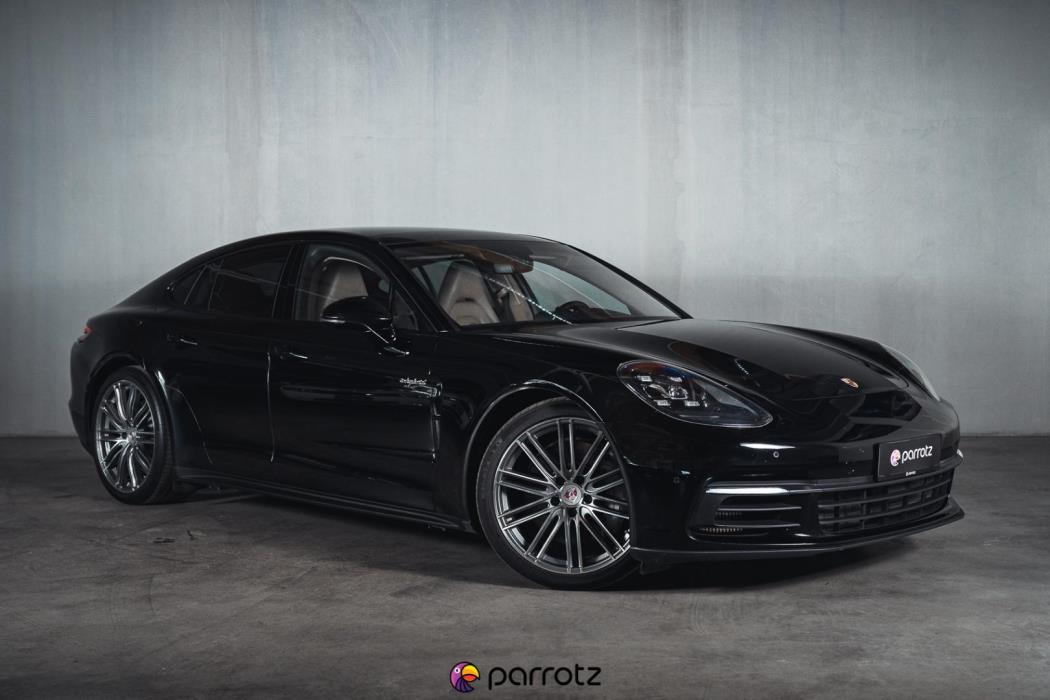 PORSCHE Panamera 2018