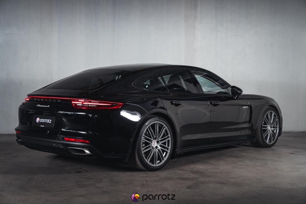 PORSCHE Panamera 2018