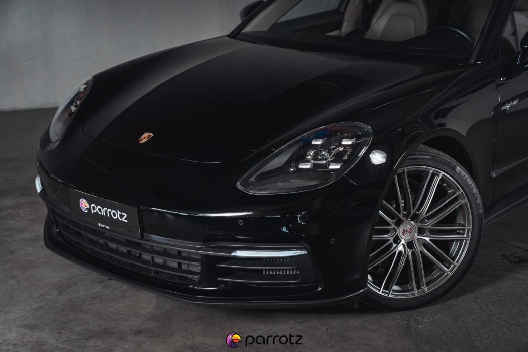 PORSCHE Panamera 2018