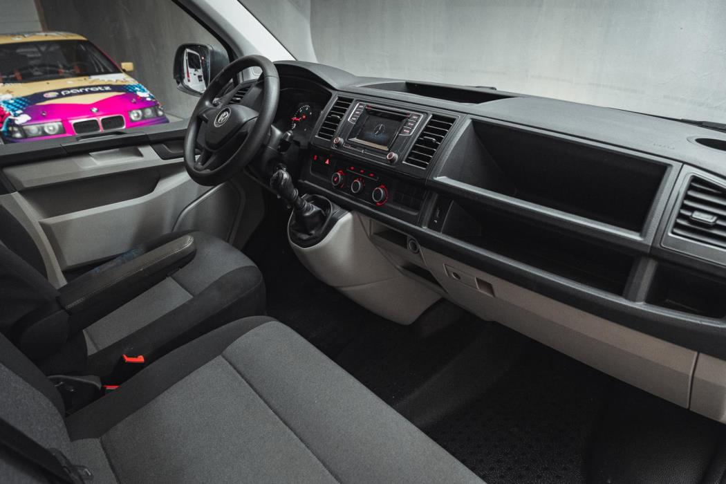 VOLKSWAGEN Transporter 2018