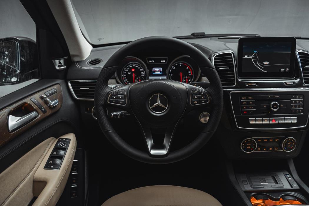 MERCEDES-BENZ GLS 2016