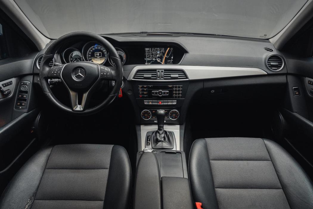 MERCEDES-BENZ C 2011