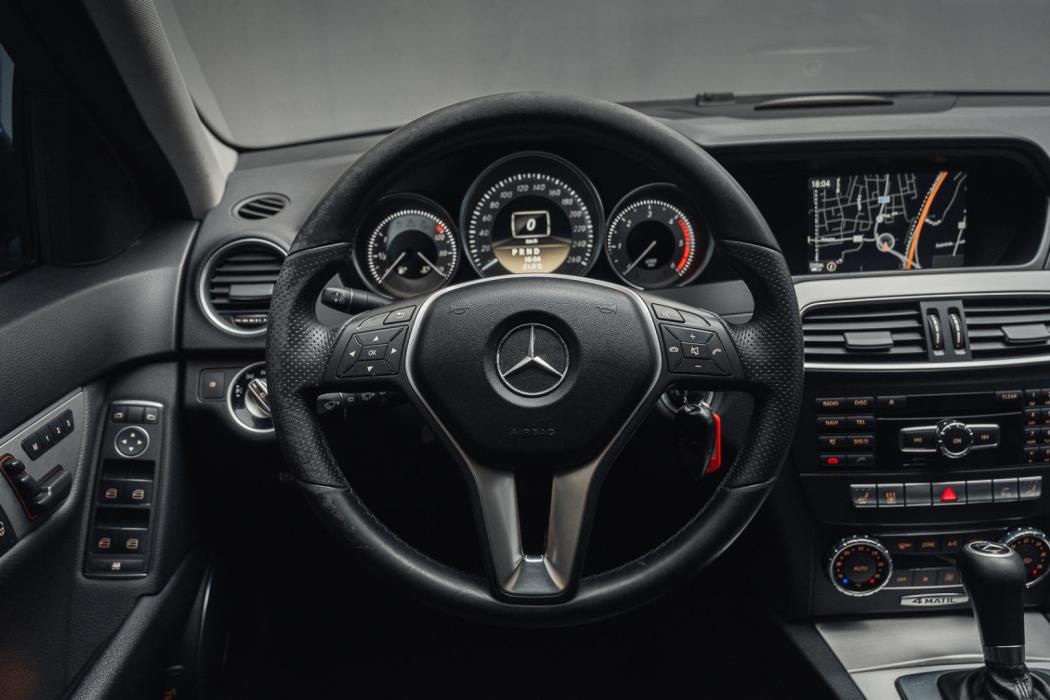 MERCEDES-BENZ C 2011