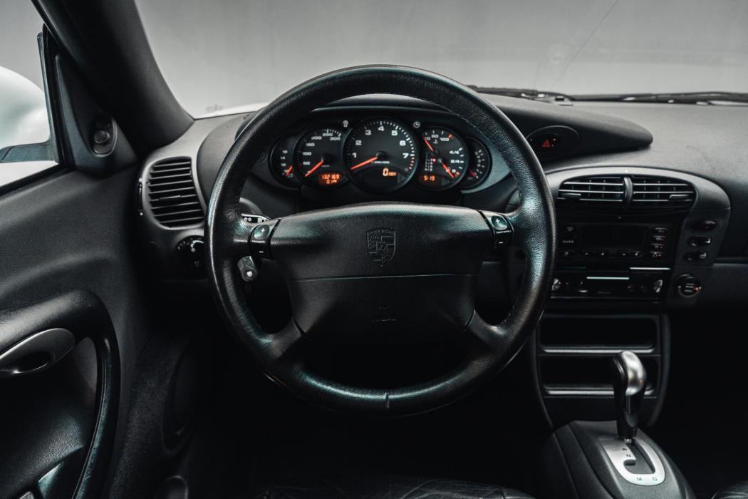 PORSCHE 911 1999