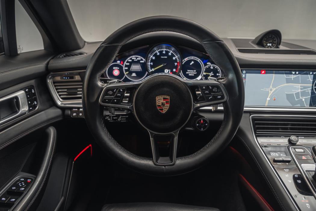PORSCHE Panamera 2020