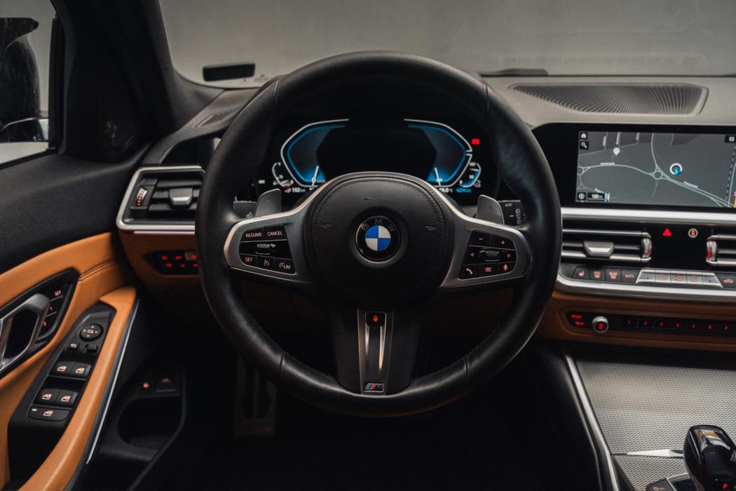 BMW 330 2021