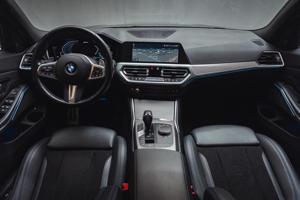 BMW 330 2020