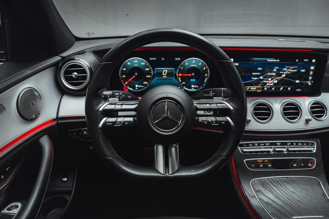 MERCEDES-BENZ E 2021