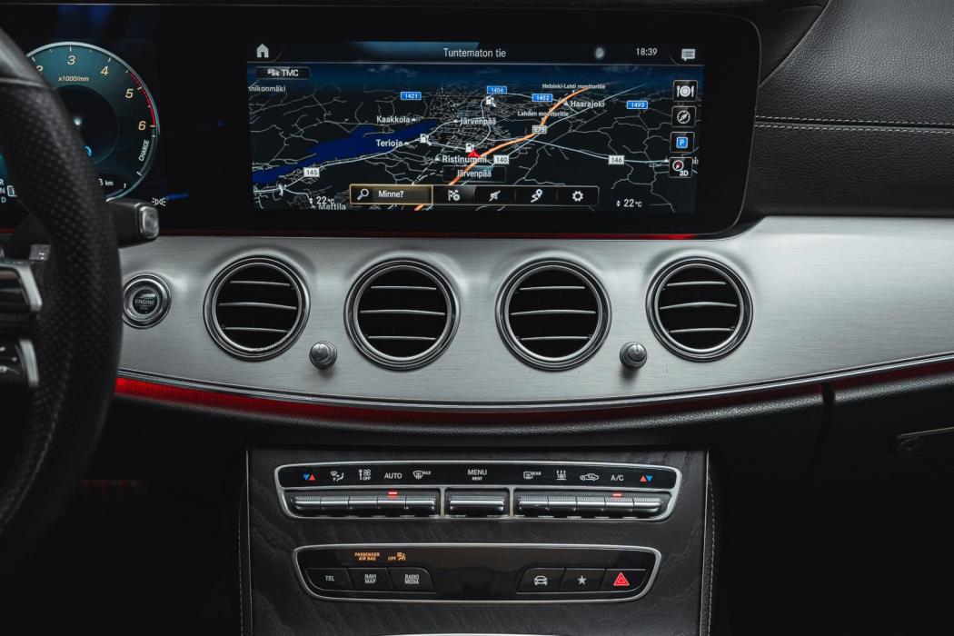 MERCEDES-BENZ E 2021