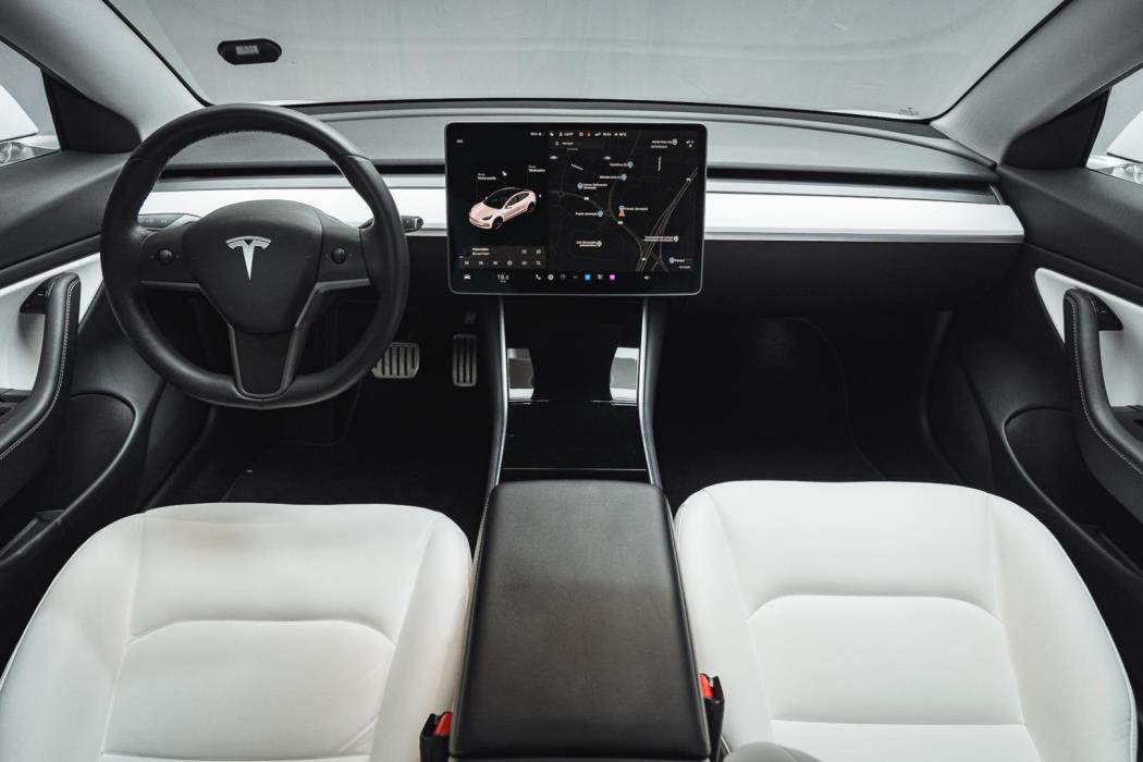 TESLA Model 3 2019
