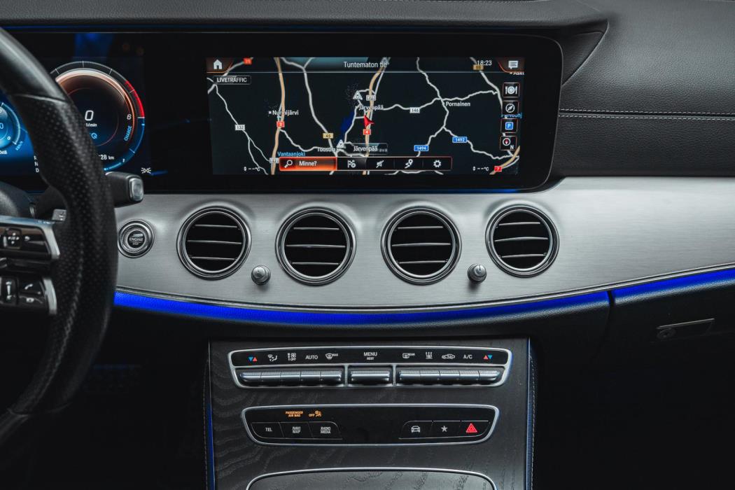 MERCEDES-BENZ E 2021