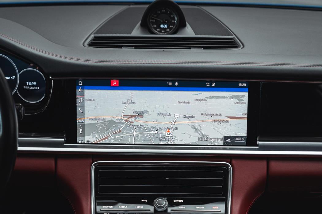 PORSCHE Panamera 2018