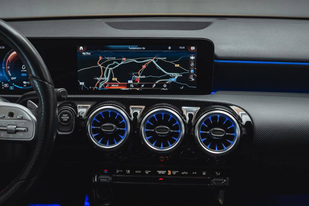 MERCEDES-BENZ A 2020