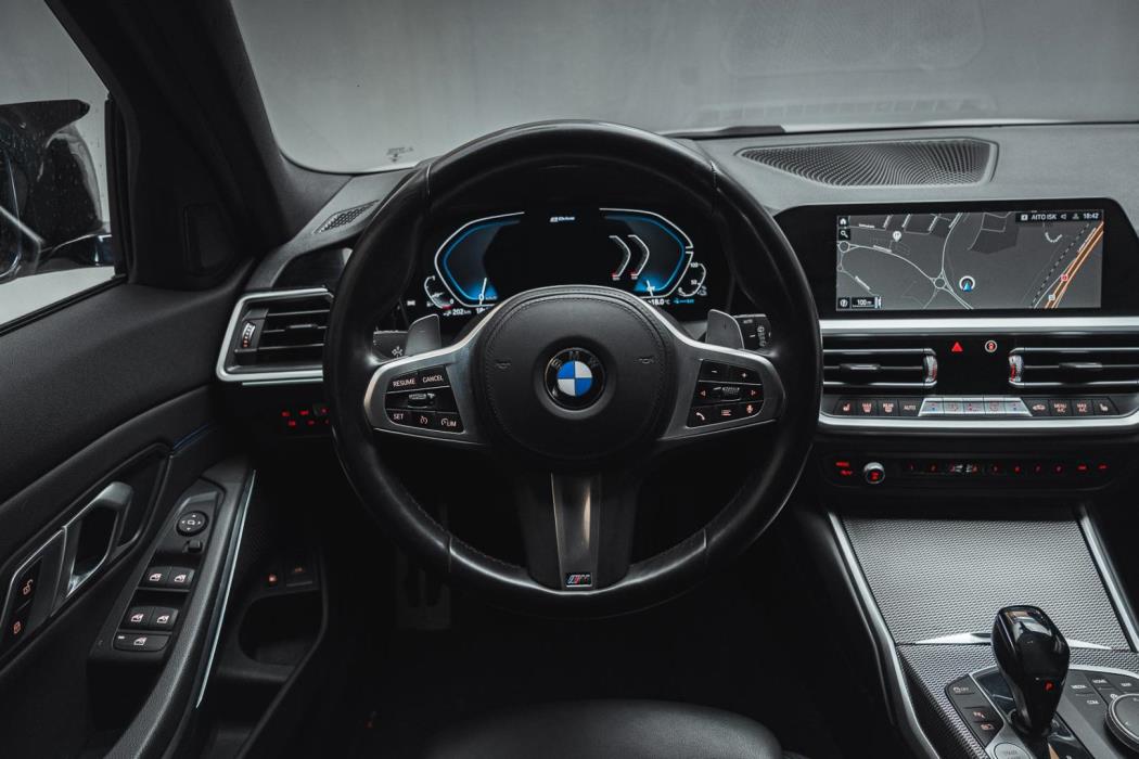 BMW 330 2021