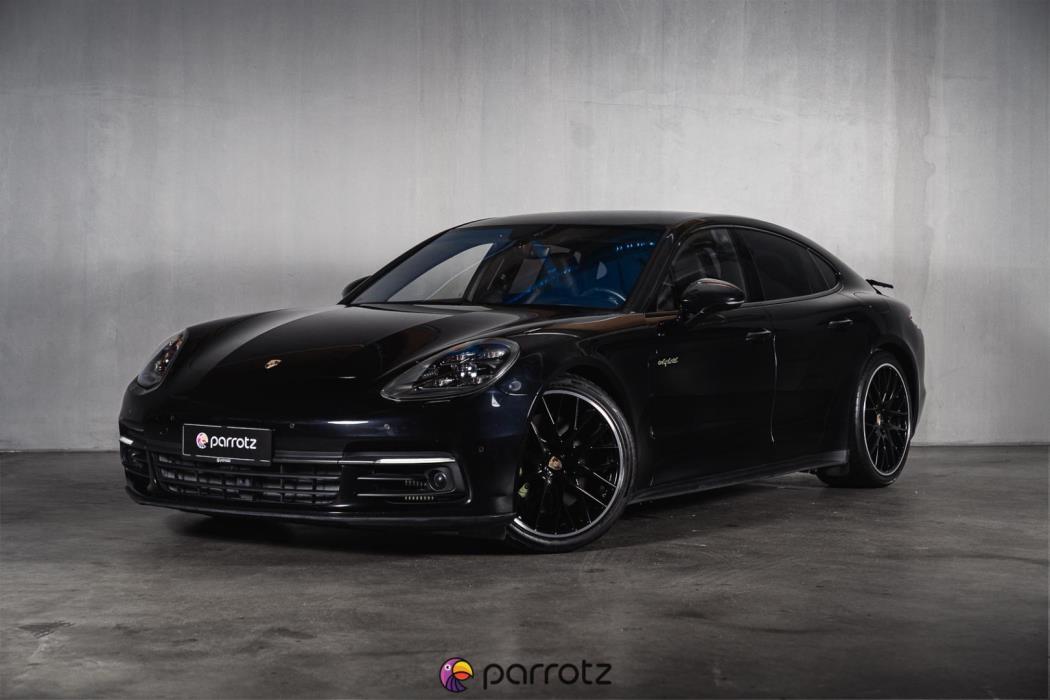 PORSCHE Panamera 2017