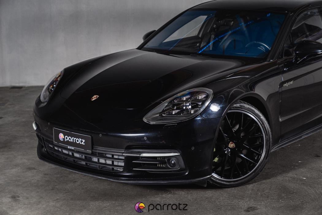 PORSCHE Panamera 2017