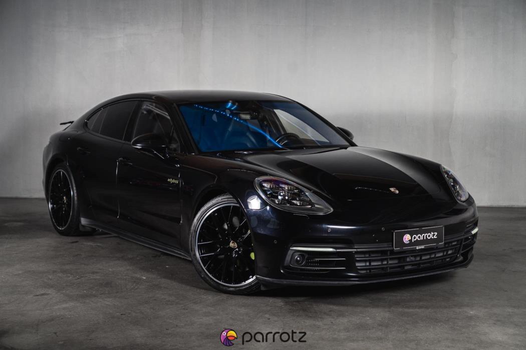 PORSCHE Panamera 2017