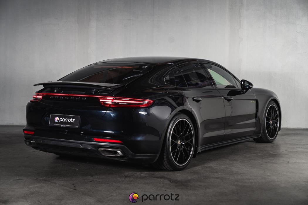 PORSCHE Panamera 2017