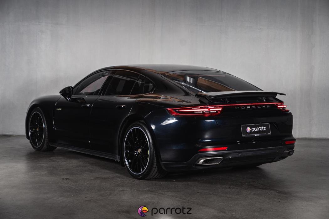 PORSCHE Panamera 2017