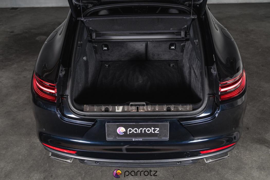 PORSCHE Panamera 2017