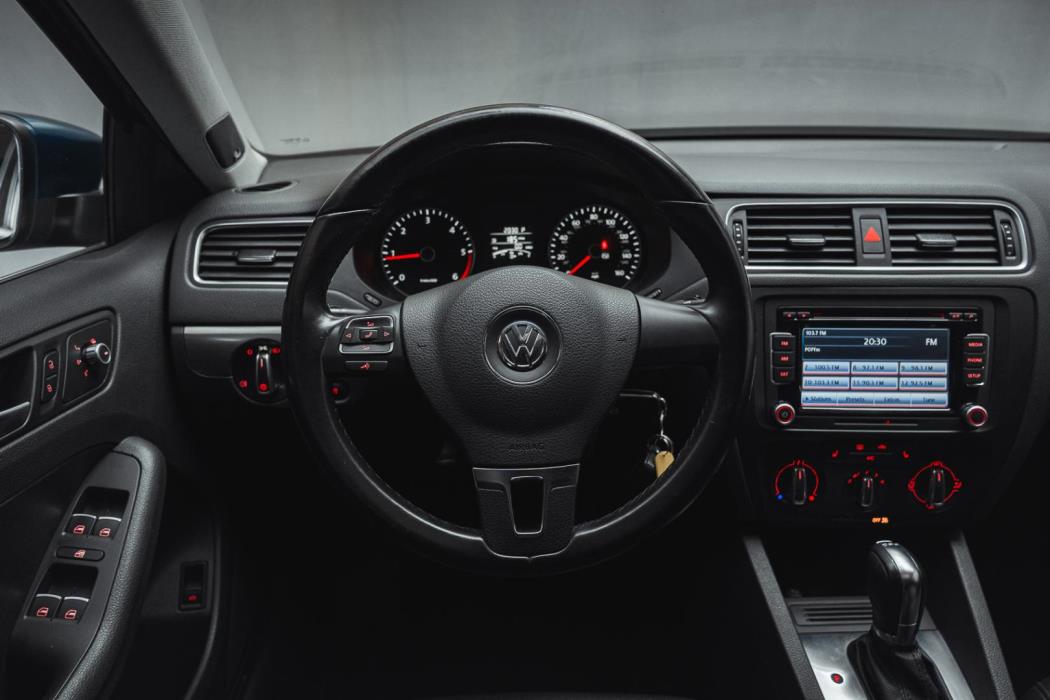 VOLKSWAGEN Jetta 2013