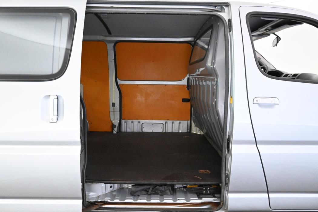 TOYOTA Hiace 2007