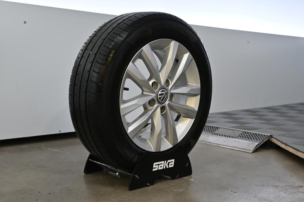 VOLKSWAGEN Beetle 2012