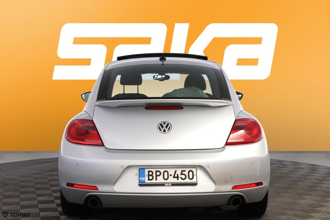 VOLKSWAGEN Beetle 2012