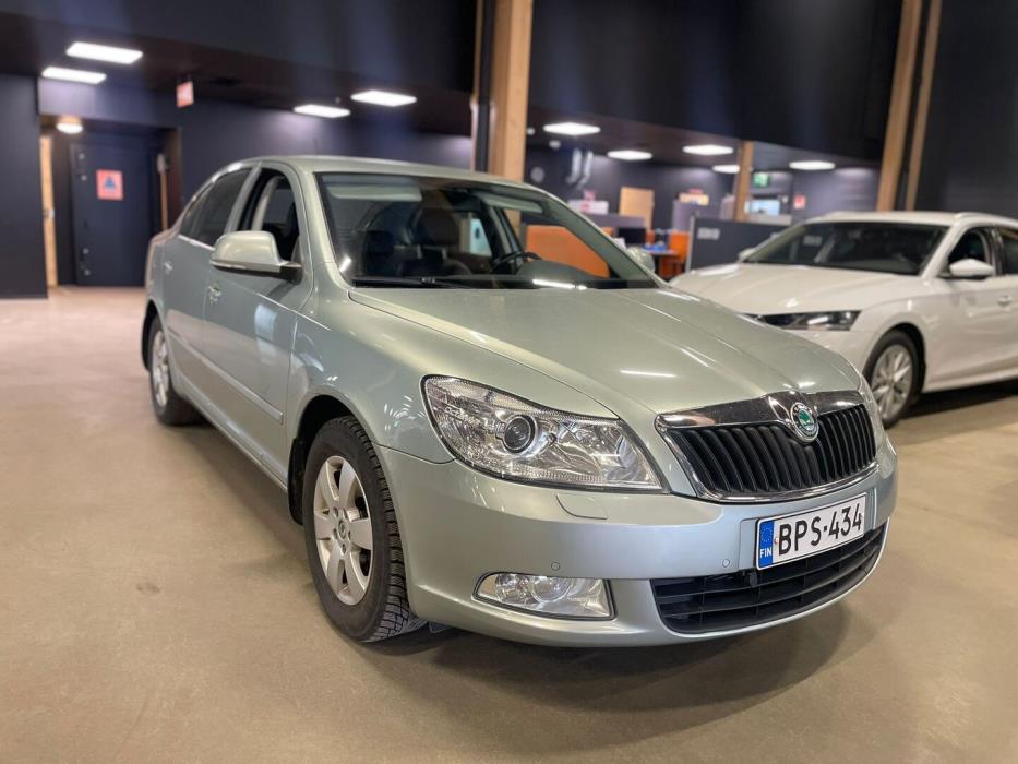 SKODA Octavia 2012
