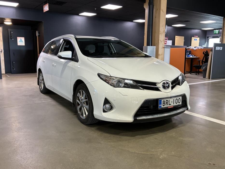 TOYOTA Auris 2013
