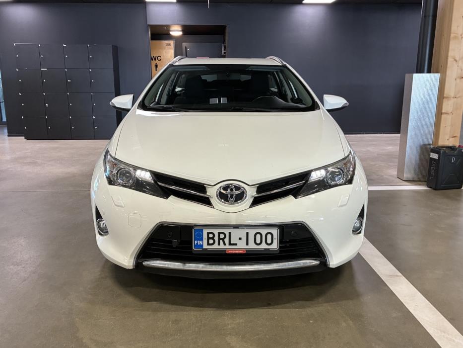 TOYOTA Auris 2013