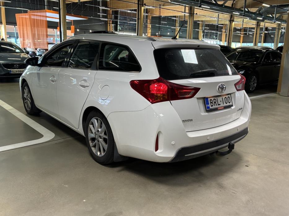 TOYOTA Auris 2013