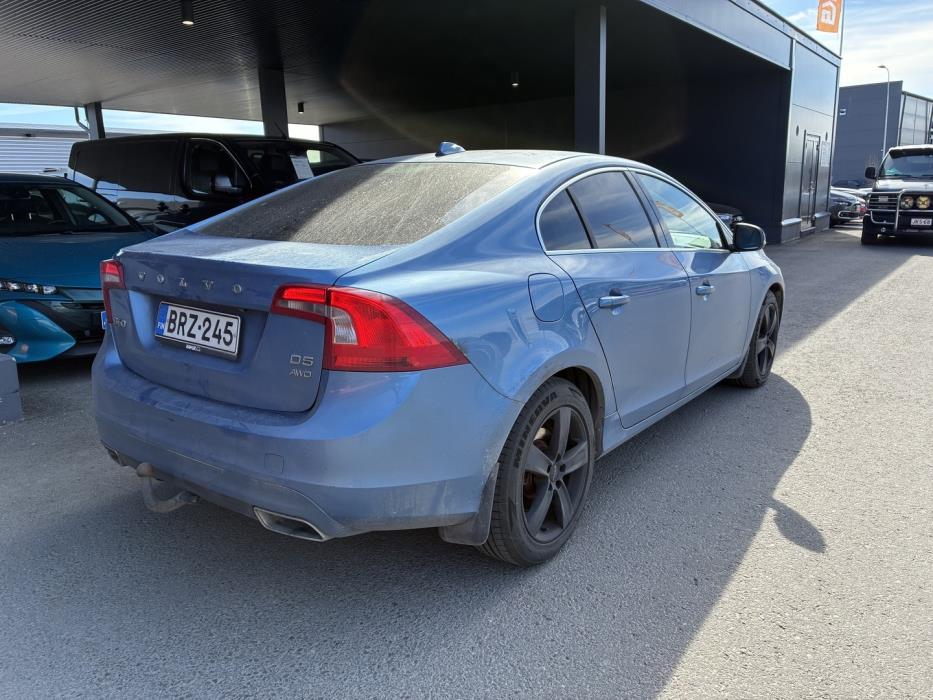 VOLVO S60 2015