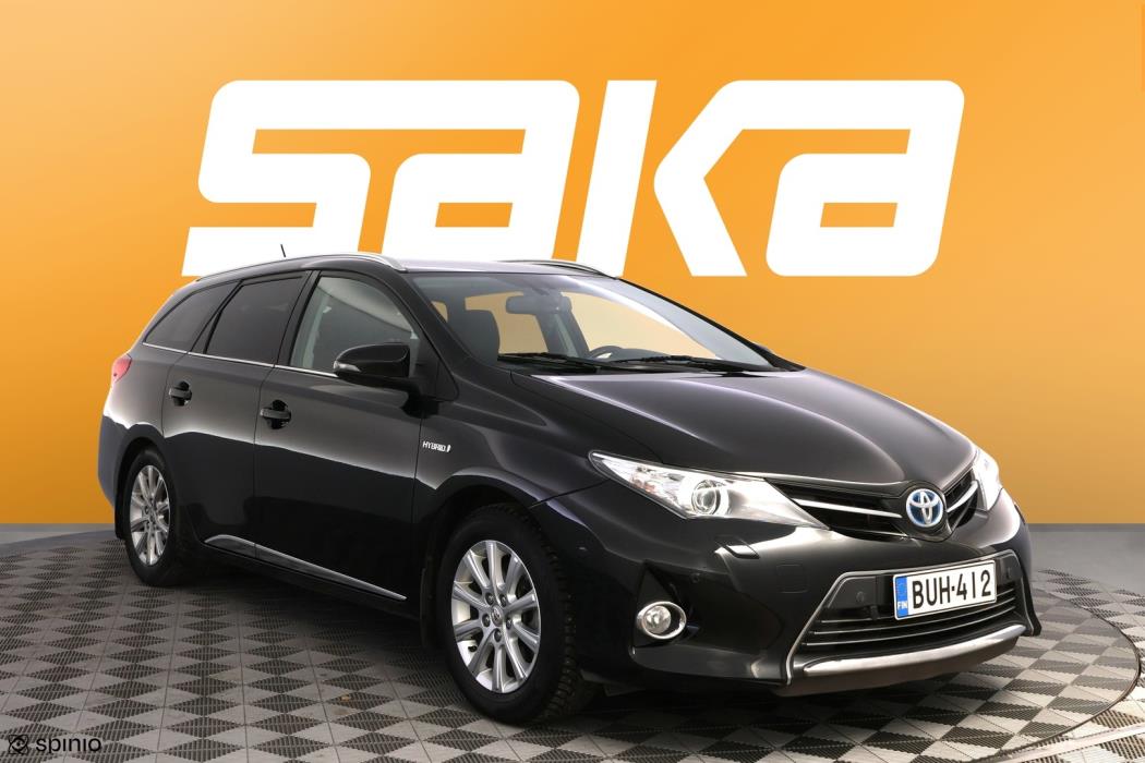 TOYOTA Auris 2015