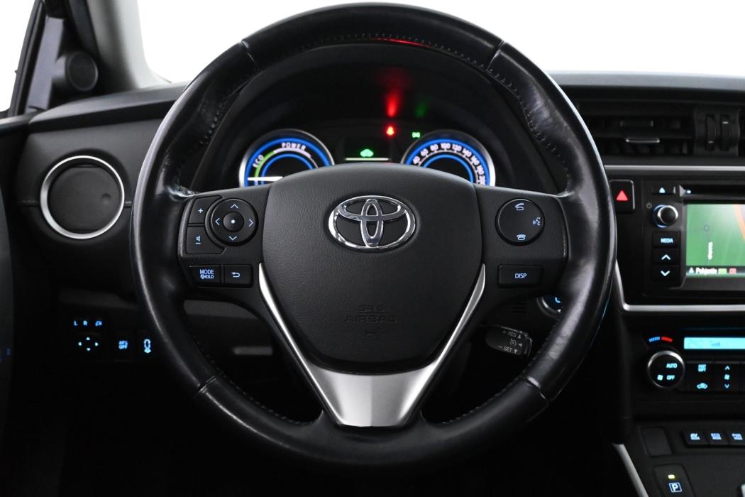 TOYOTA Auris 2015
