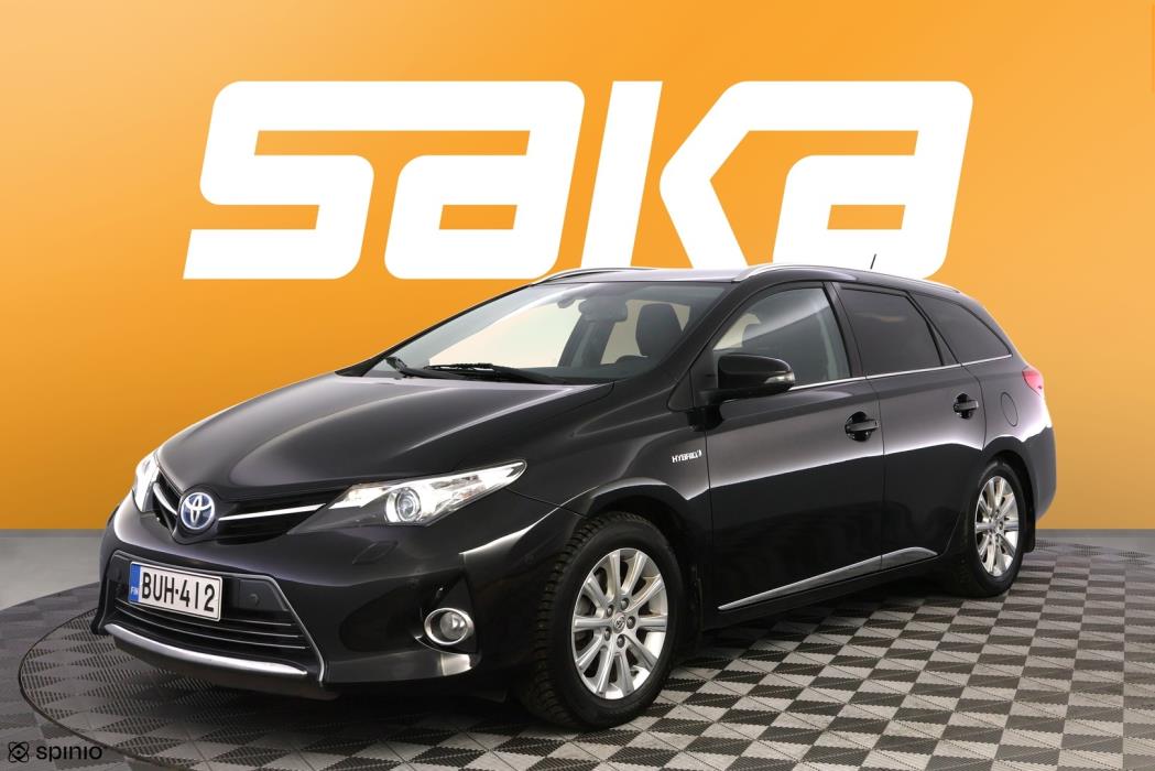 TOYOTA Auris 2015