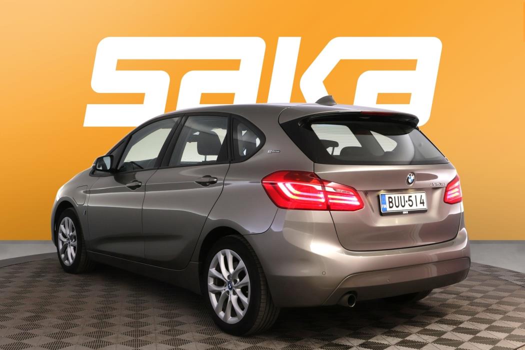 BMW 225 2018
