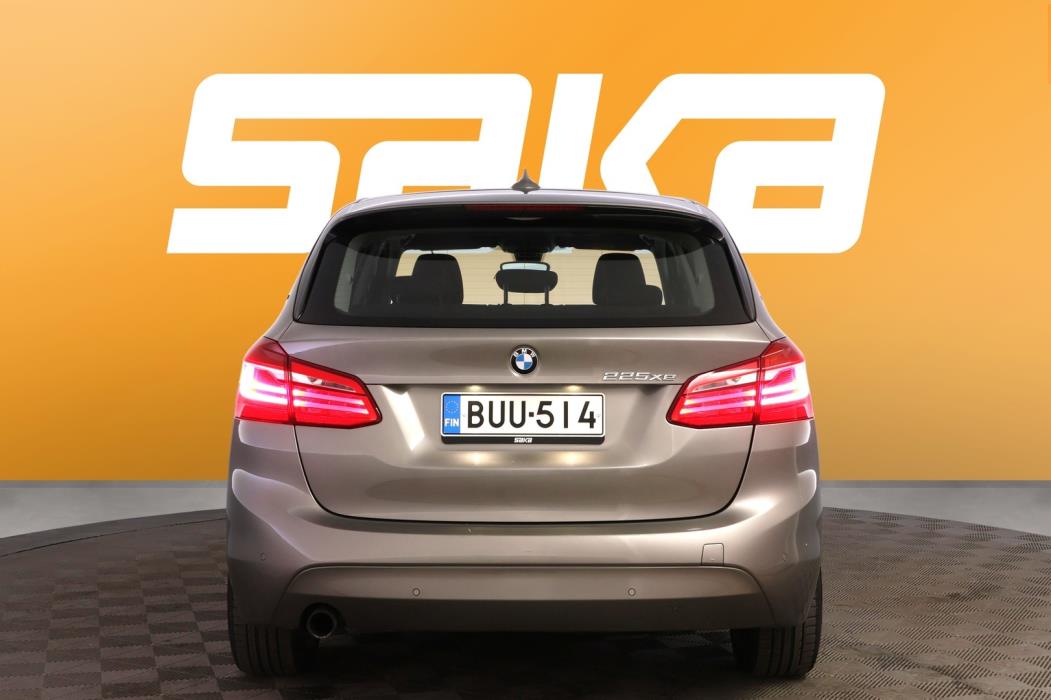 BMW 225 2018