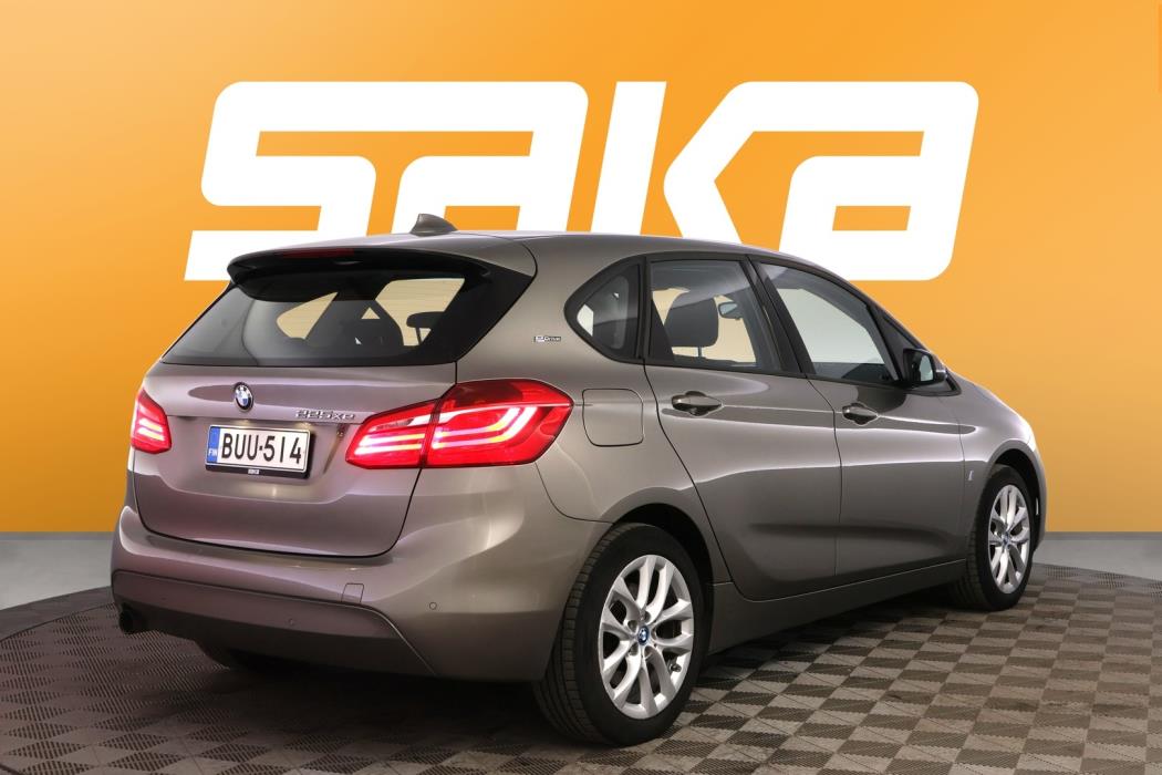 BMW 225 2018