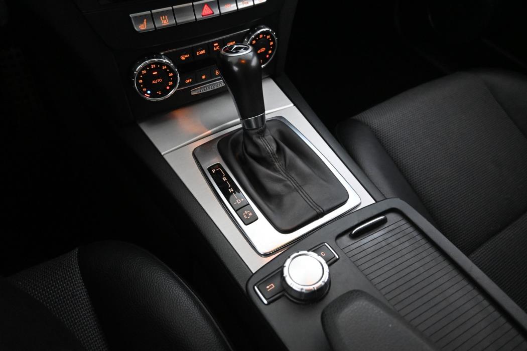 MERCEDES-BENZ C 2012