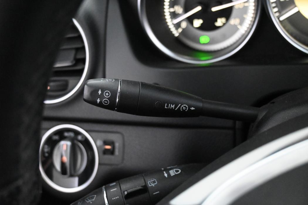 MERCEDES-BENZ C 2012