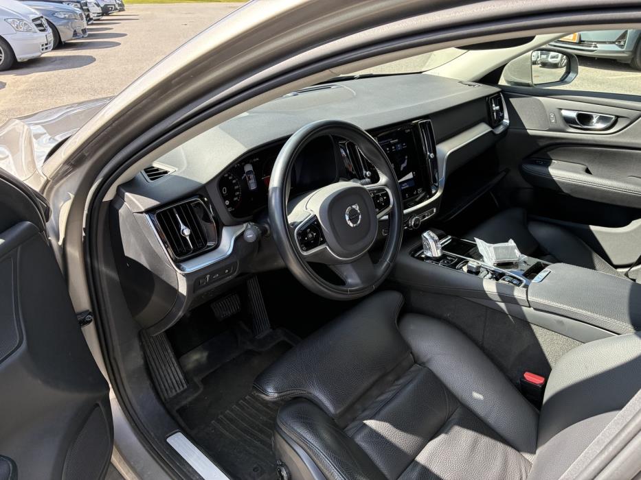 VOLVO V60 2019