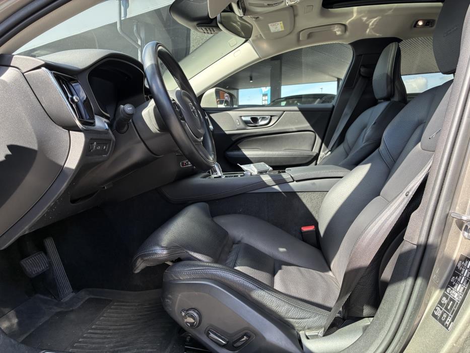 VOLVO V60 2019
