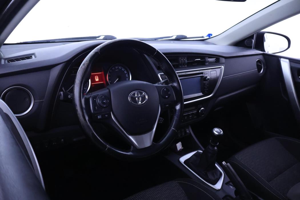 TOYOTA Auris 2014