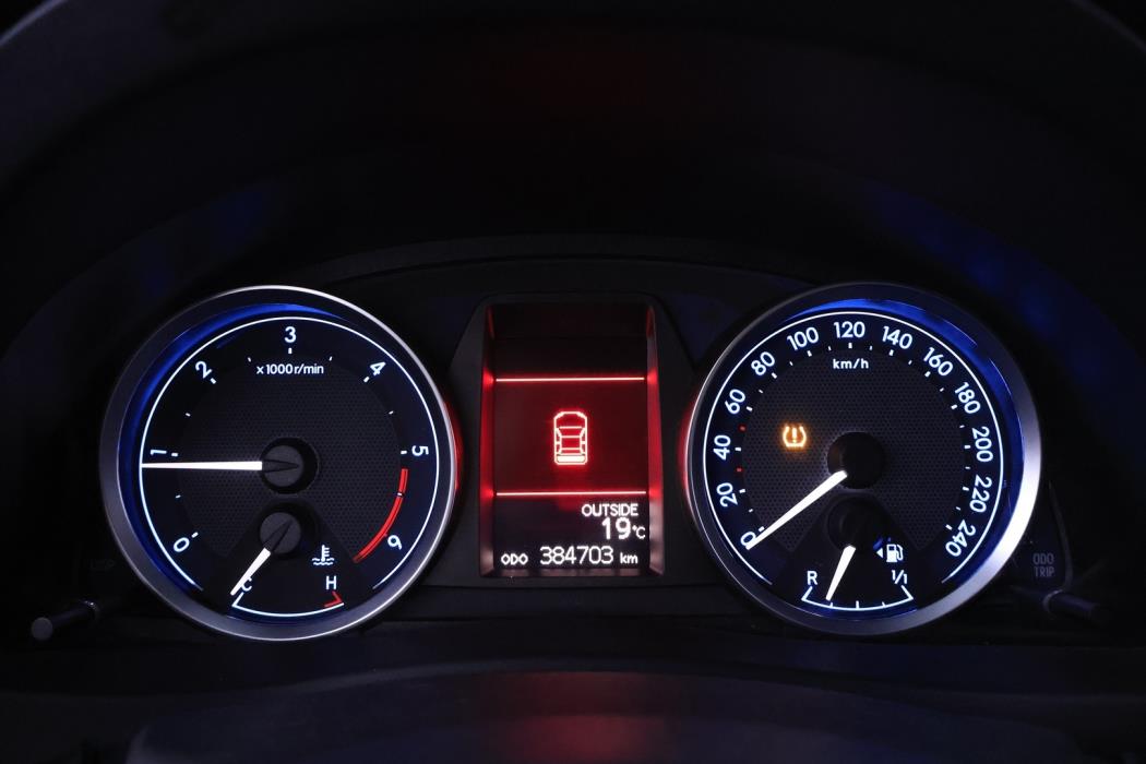 TOYOTA Auris 2014