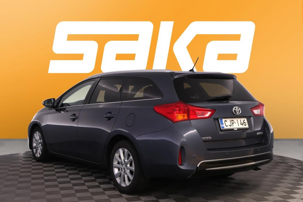 TOYOTA Auris 2014