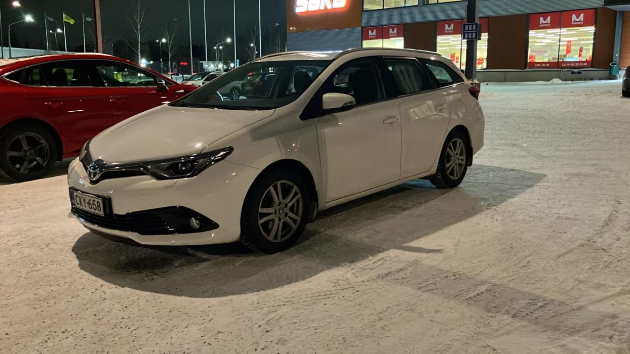 TOYOTA Auris 2017