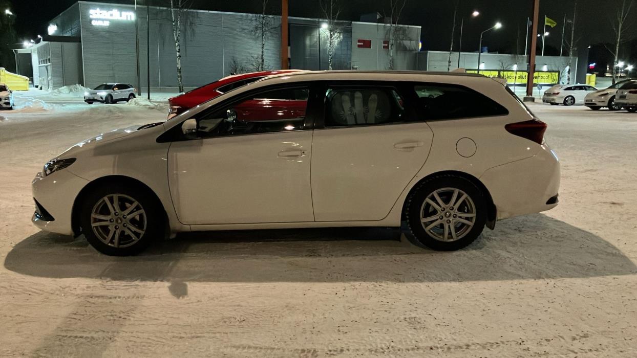 TOYOTA Auris 2017